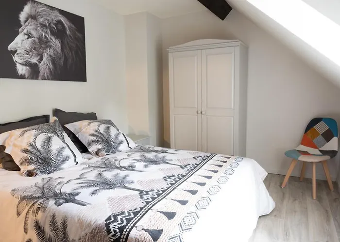 Le Champ Bourdon بيت للعطل *